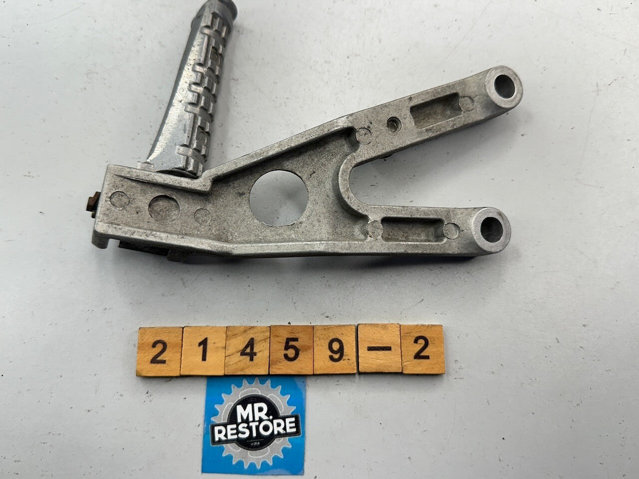 Yamaha TZR250 1KT 2MA Left Pillion Bracket & Footrest 1KT-2741L  1HX-27431