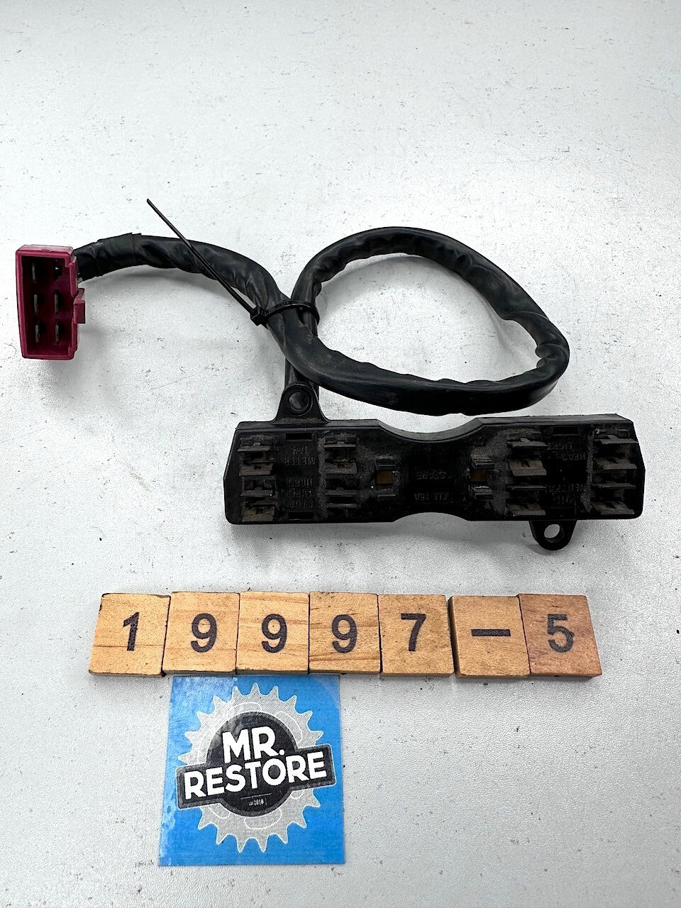 Honda VF750 VF700 Interceptor - Fuse Box 38200-MB2