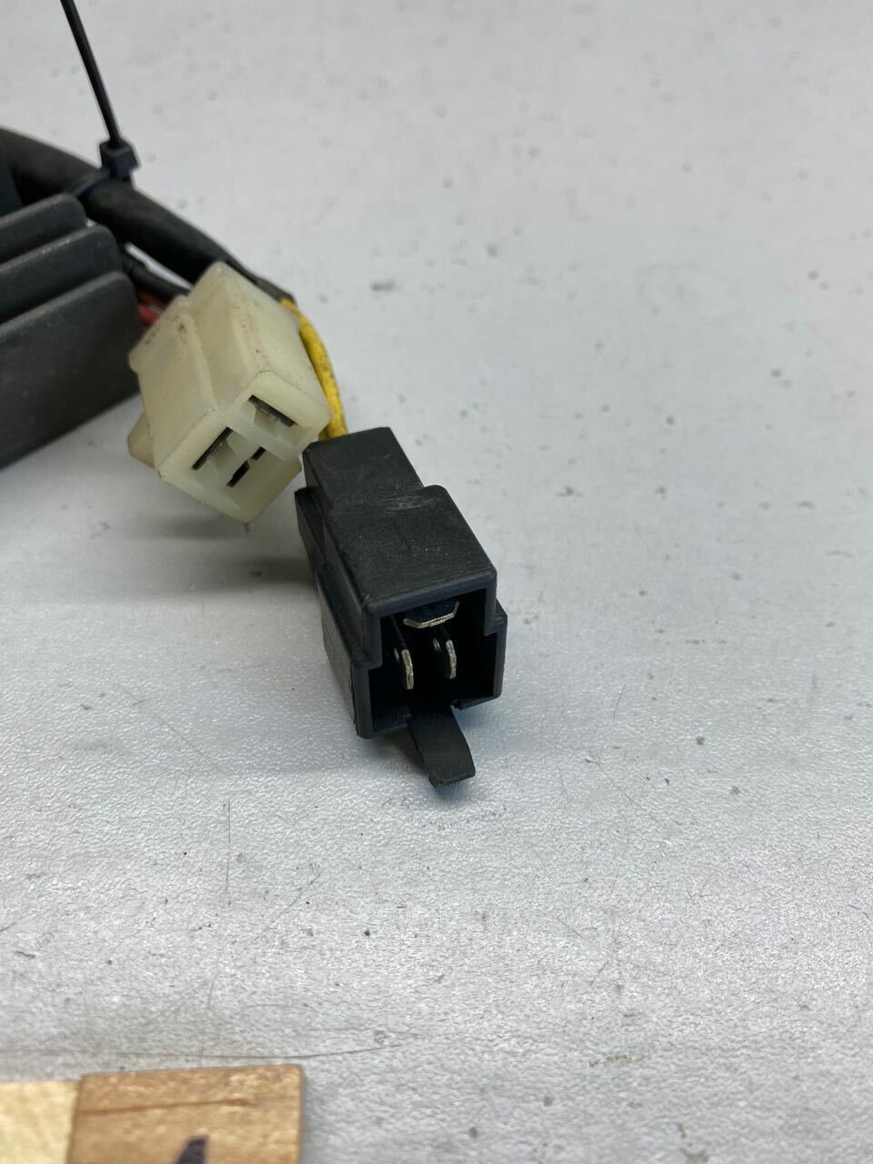Suzuki DR200 SP200 Regulator Rectifier OEM SH539-13 - 32800-42A00
