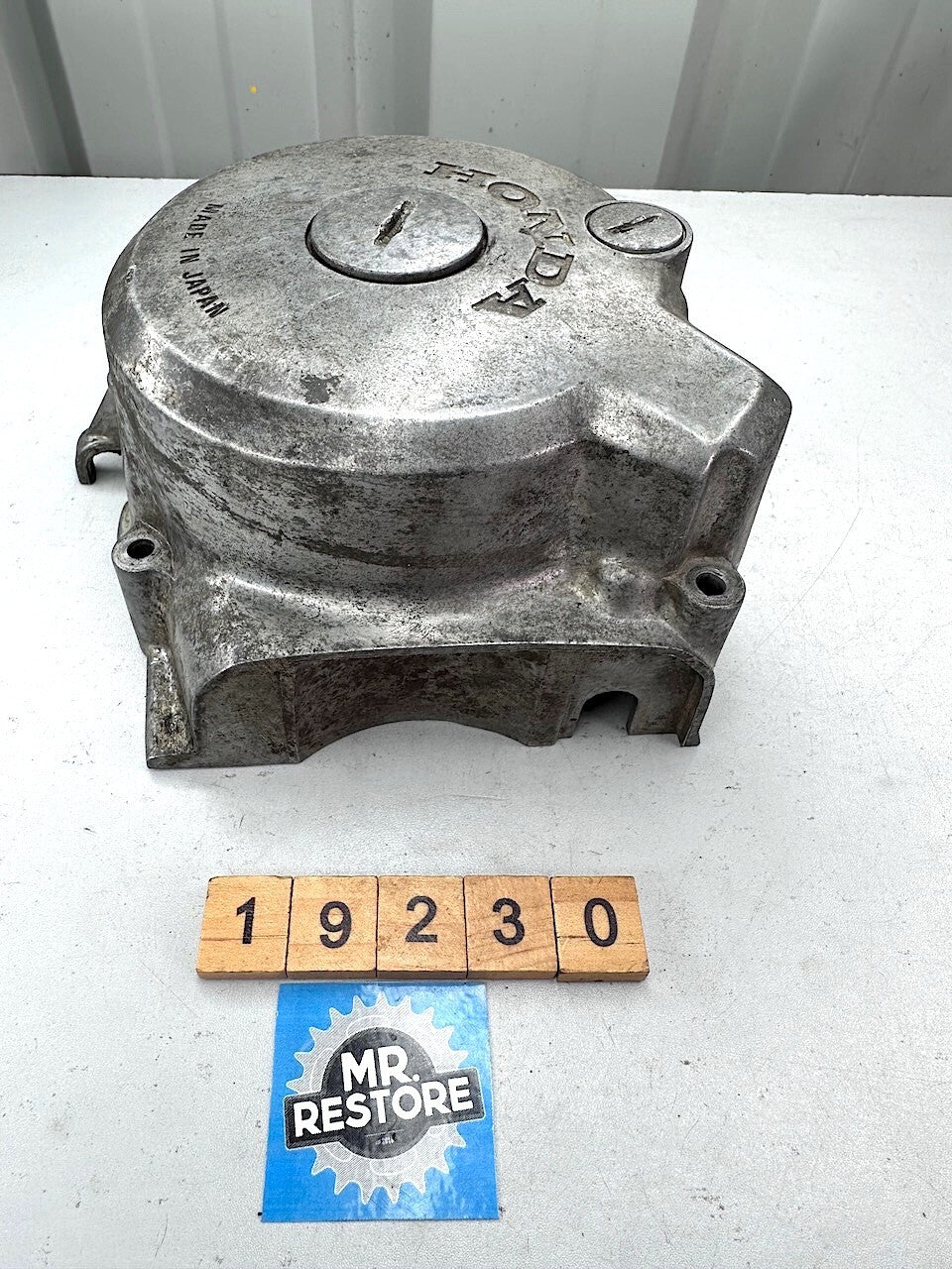 Honda CM250 CM125 L/H Crankcase Cover & Plugs 11341-KB4-671