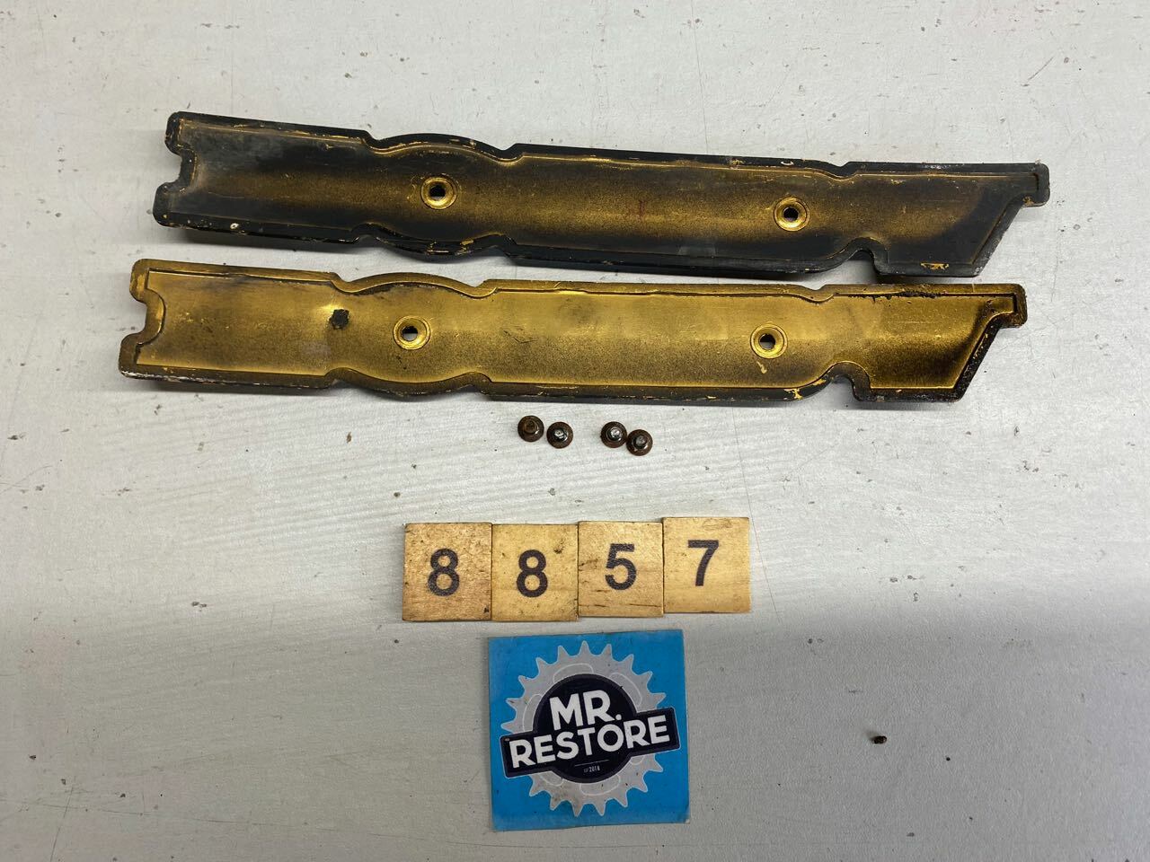 Honda VF750SC Pair of Tank Badges & Screws (Original)