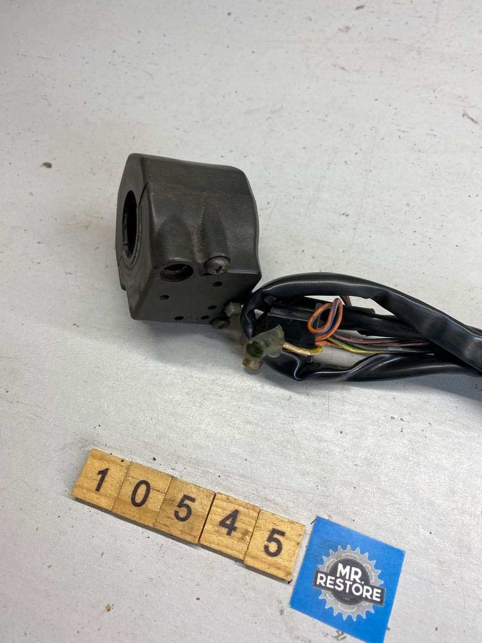 Suzuki R/H Switch GSX250F 37200-34C30