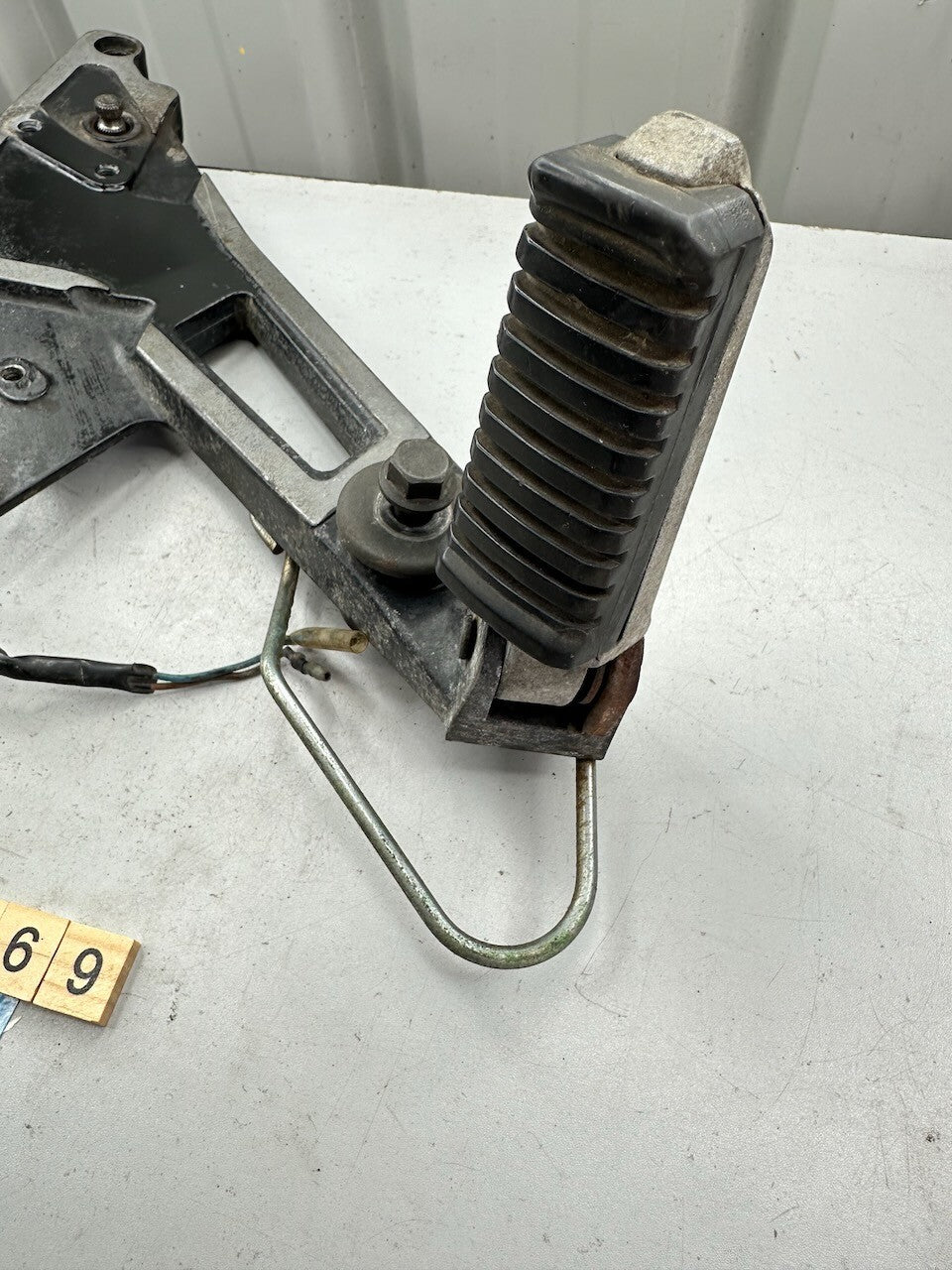 Kawasaki GPZ1000RX ZX1000 1986-88 Right Muffler Stay Foot Rest Bracket