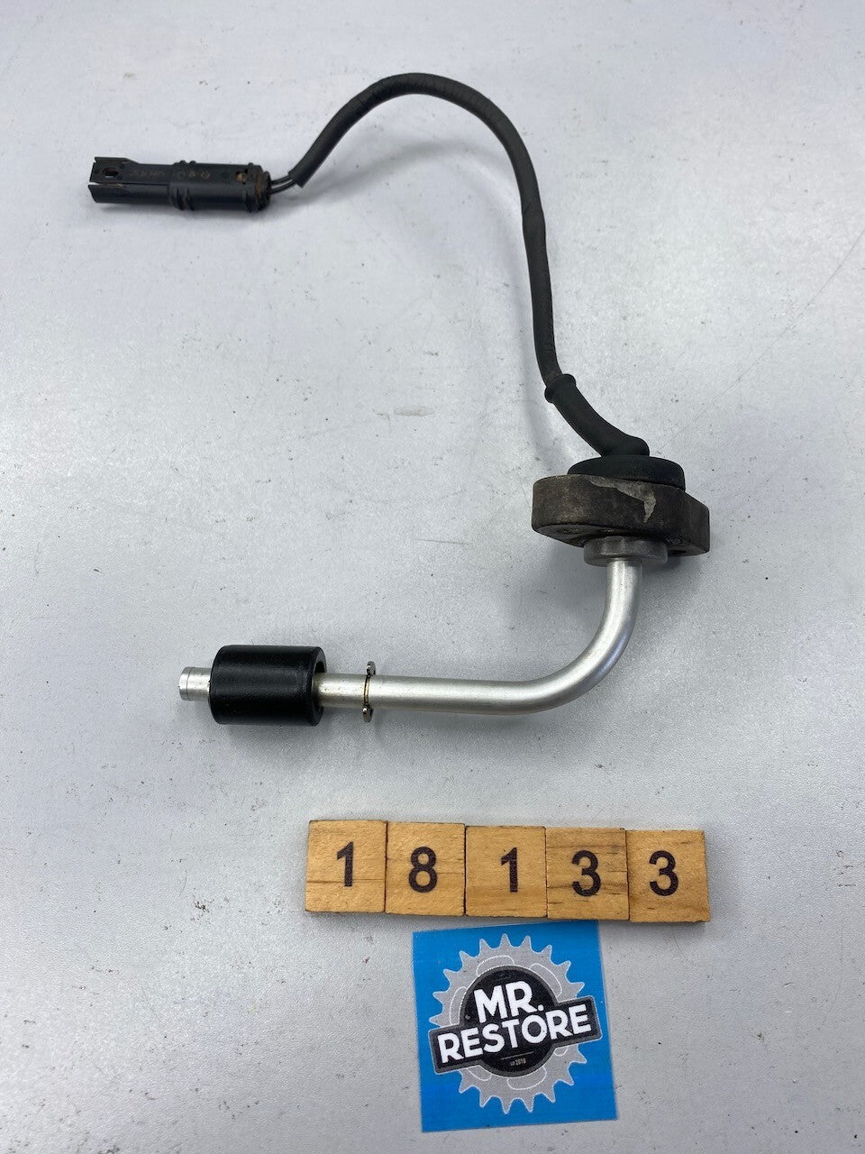BMW R1200GS / ADV R1200R R1200S R1200RT R900RT Oil Level Sensor 13627673502