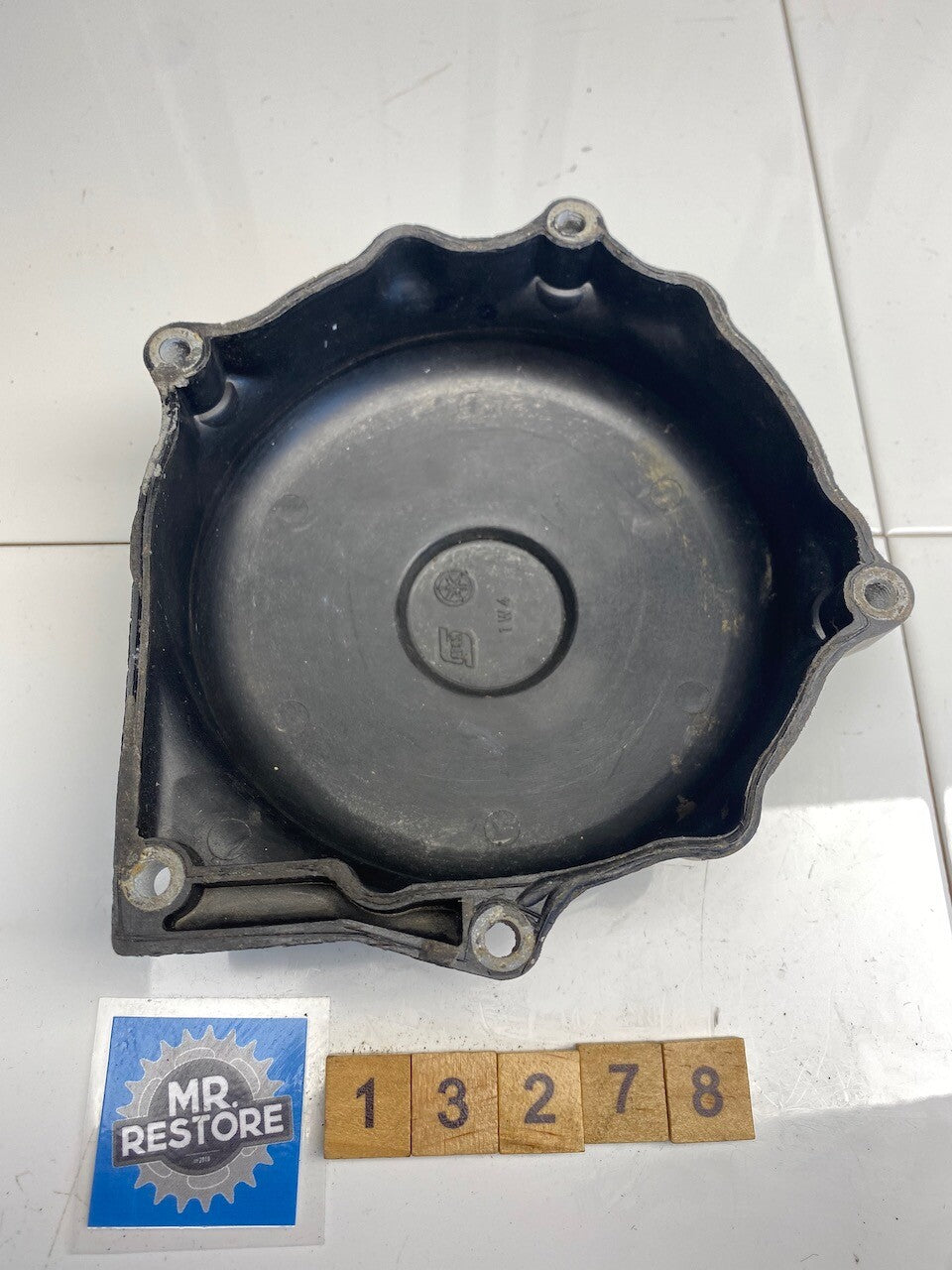 Yamaha IT400 YZ400 D IT250 E Crankcase Ignition Cover 1W4-1541100