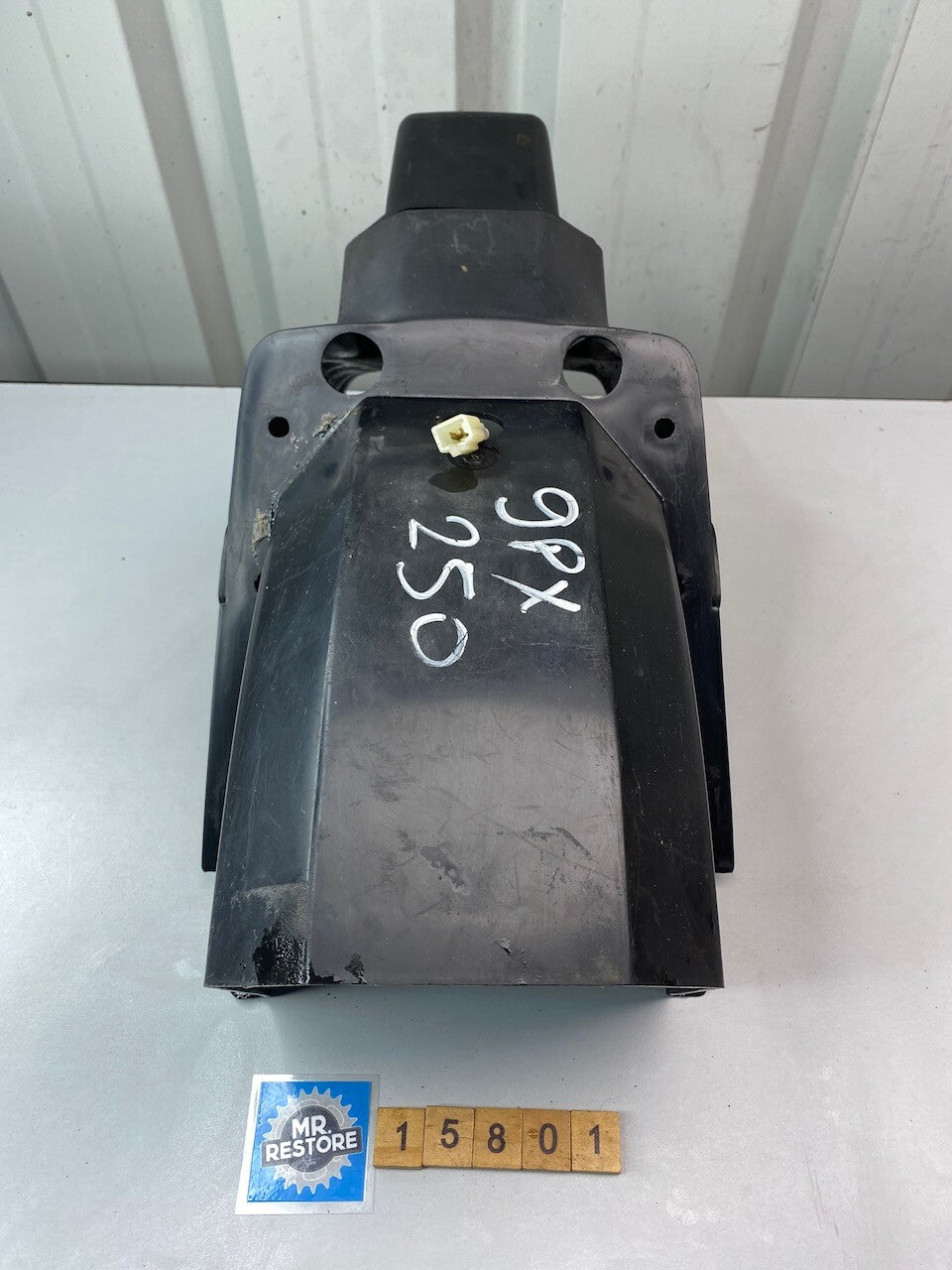 Kawasaki GPX250 Rear Under Fender Mudguard Reg Plate Holder & Light 35023-1227