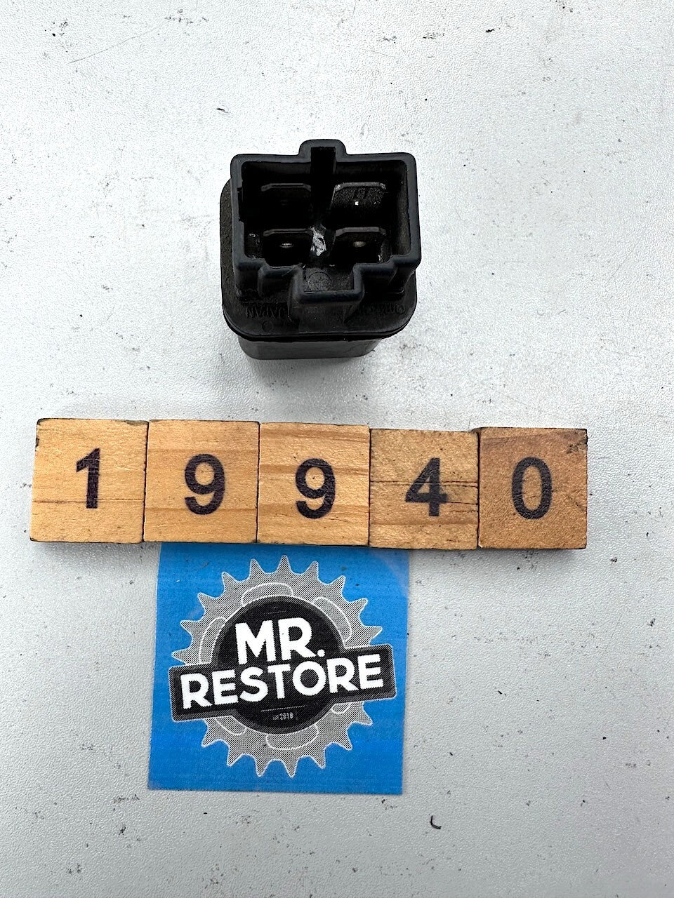 Suzuki GSXR GSX R F - Relay Omron G4MW-S20