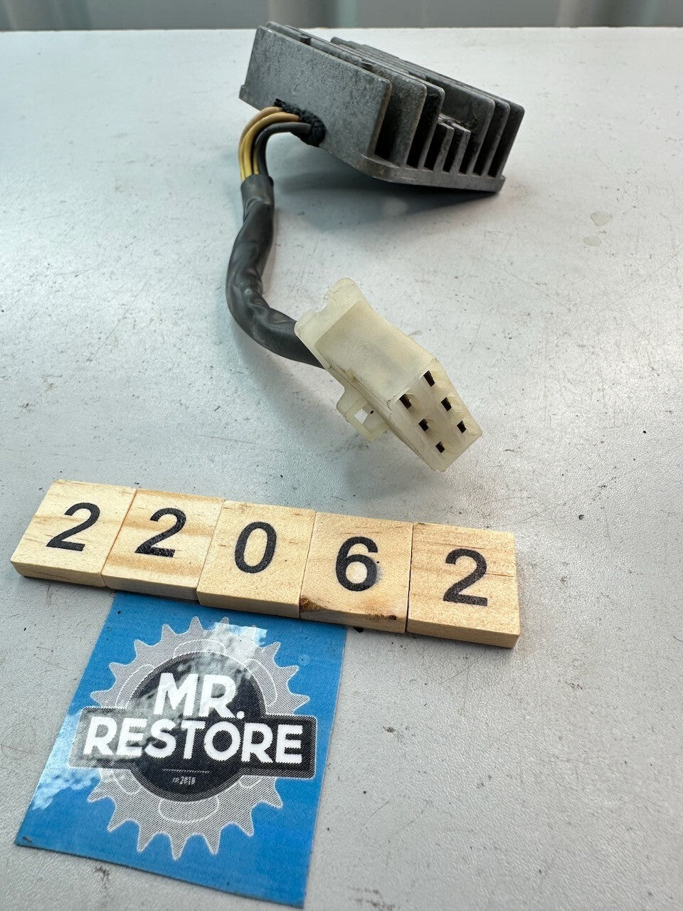 Kawasaki Z1100 GT550 EL250 EX250 KLE500 etc. Regulator Rectifier - SH530-12