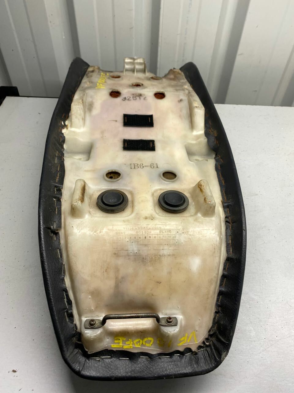 Honda VF1000 FE Seat 