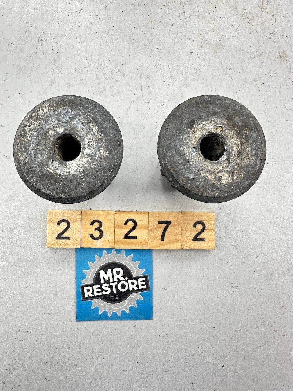 Yamaha XS1100 XJ1100 XVZ1200 Engine Mount Damper 3 (pair) - 2H7-15336