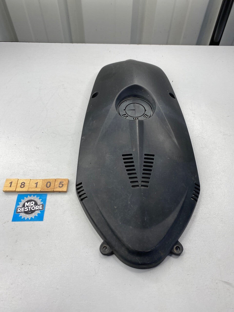 BMW R1200GS / ADV HP2 R1200RT R900RT Alternator Belt Cover 11147675089