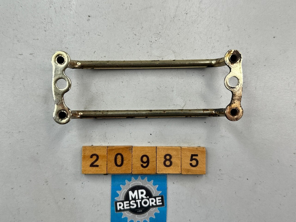Yamaha XV1000 XV1100 XV750 Virago Cylinder Head Side Cover Bracket 42H-11152