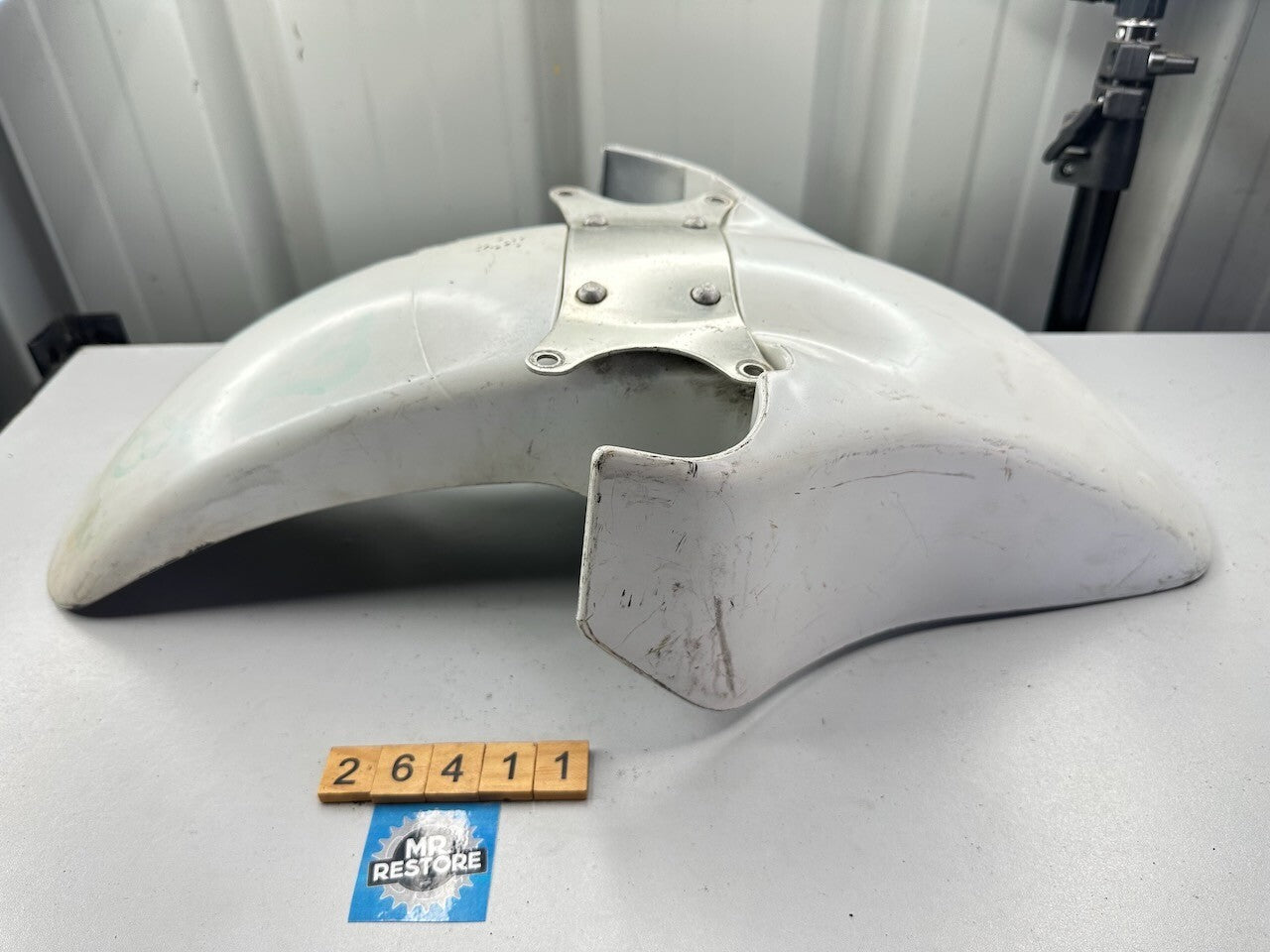 Yamaha FZR250 2KR 3LN & TZR250 Front Fender Mudguard (no cracks) 1KT-21510-00