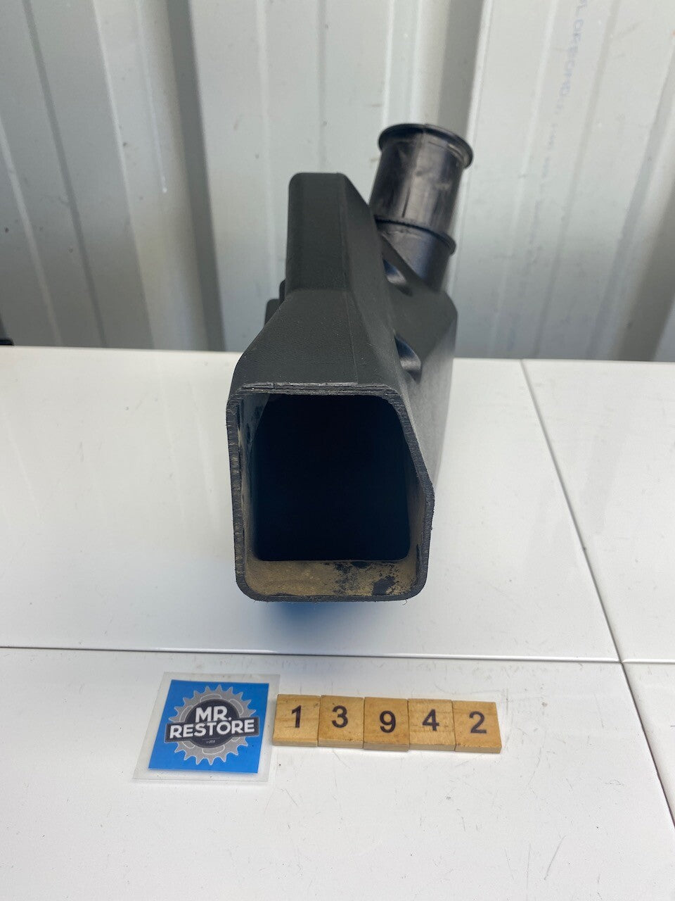 Triumph Tiger 900 L/H Auxiliary Chamber & Intake Silencer 2200005