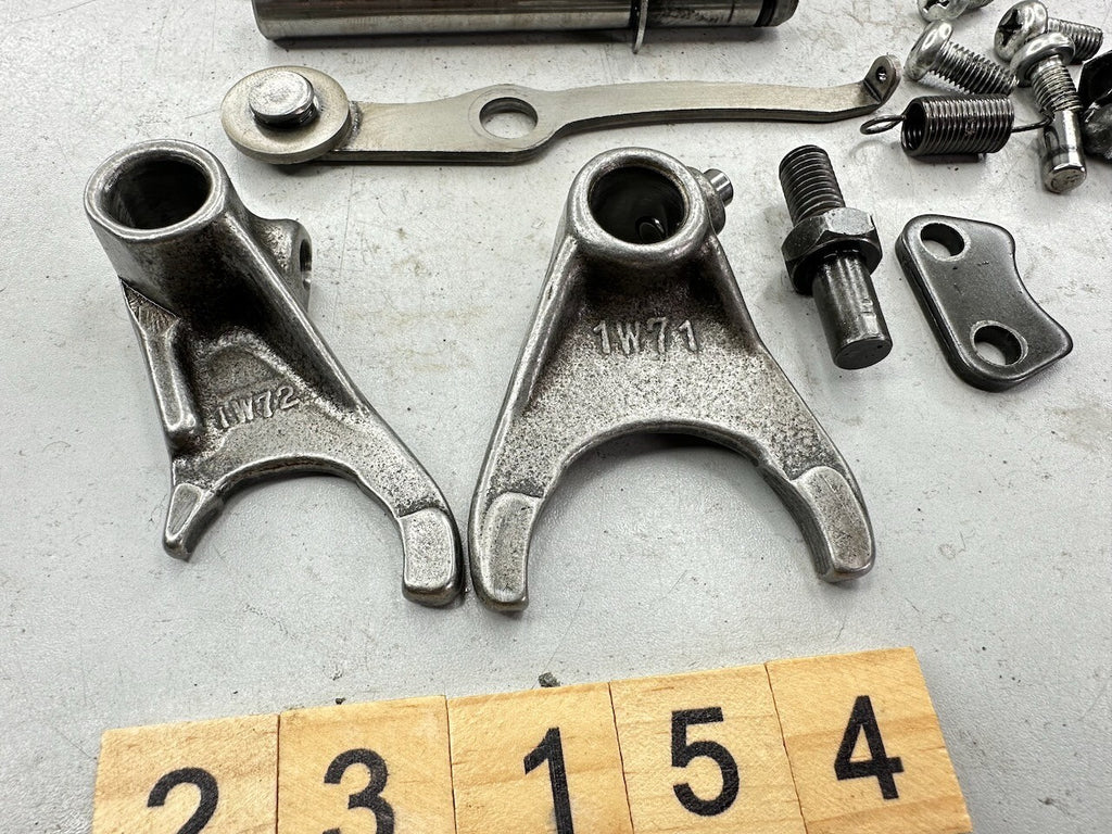 Yamaha V90 T 1982 Gear Shift Forks & Parts