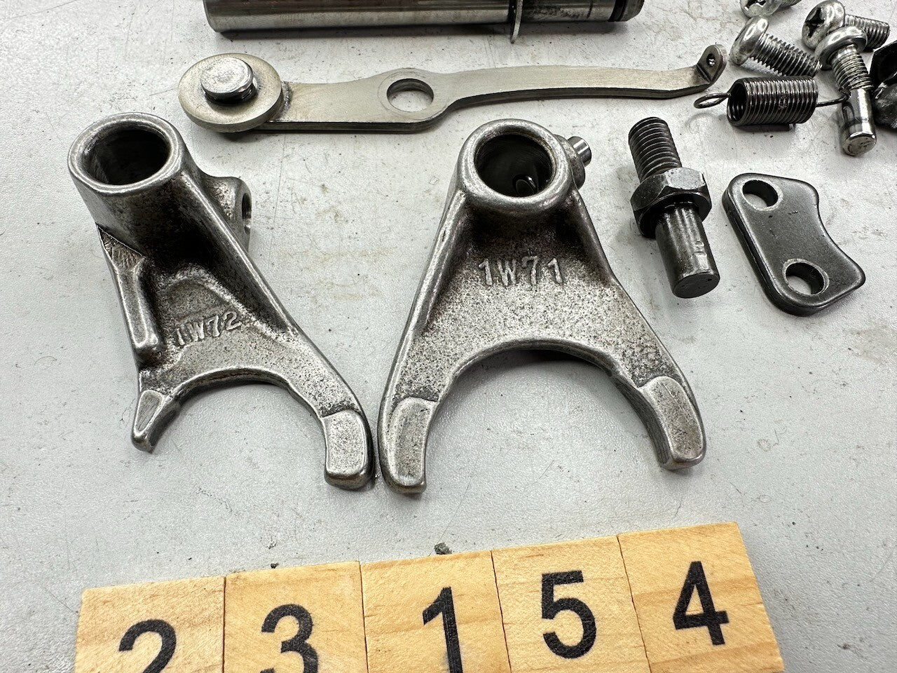 Yamaha V90 T 1982 Gear Shift Forks & Parts
