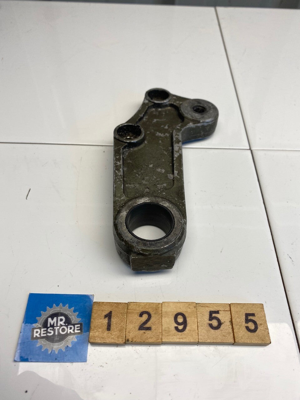 Kawasaki GPZ900R ZX900 Rear Brake Caliper Holder 43044-1060