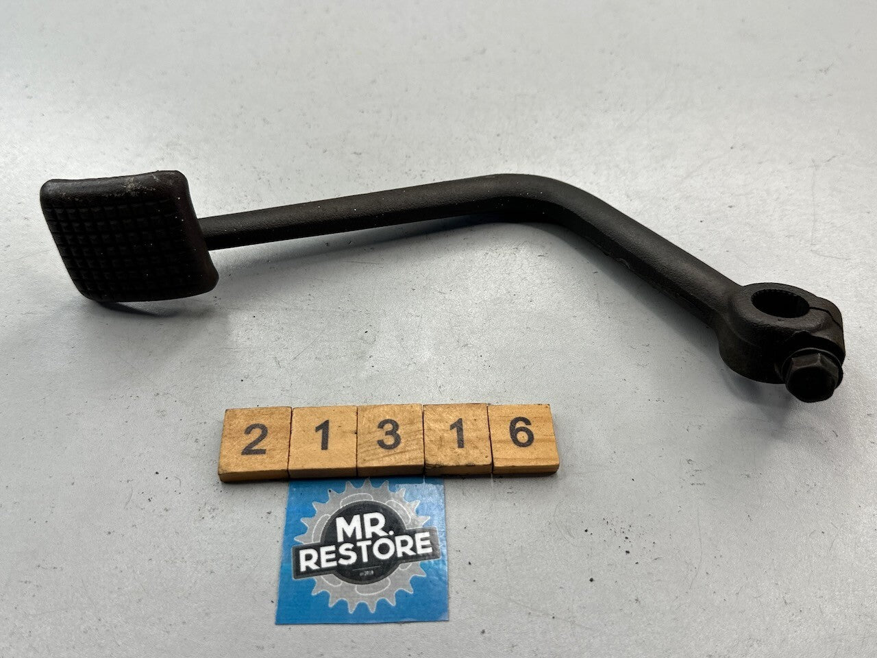 Kawasaki GPZ305 EX305 GPZ250 Belt Drive ER250 Z250 Brake Pedal 43001-1112