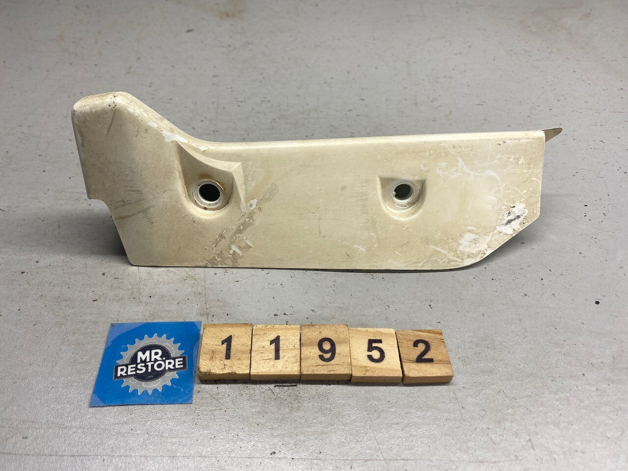 Suzuki DR750 Big - Right Hand Fuel Tank Cover 44511-44B00-30H