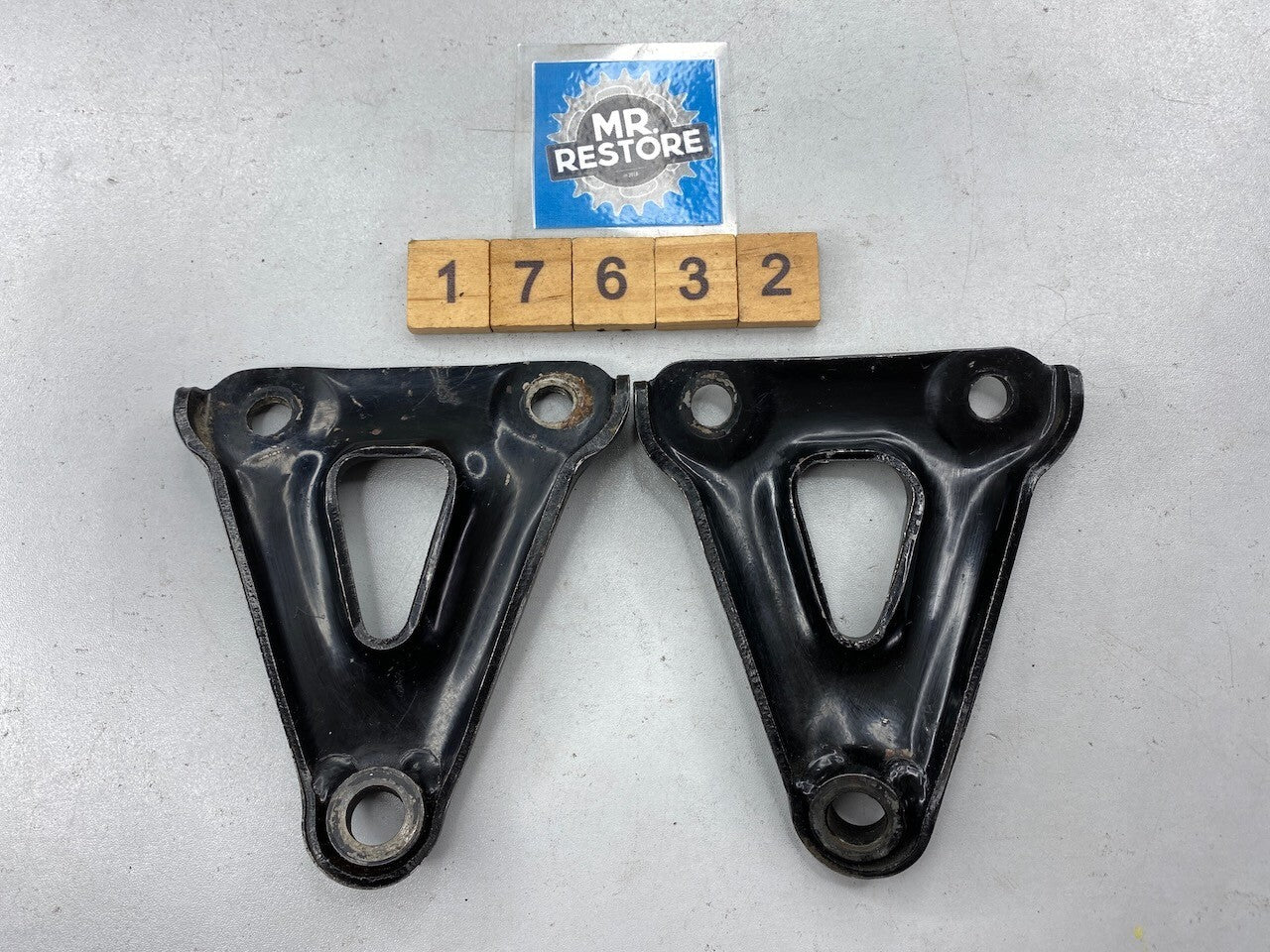 Honda GL1000 Goldwing 1976 Frame Bracket Pair - 50352-371-000ZA  50351-371-000ZA