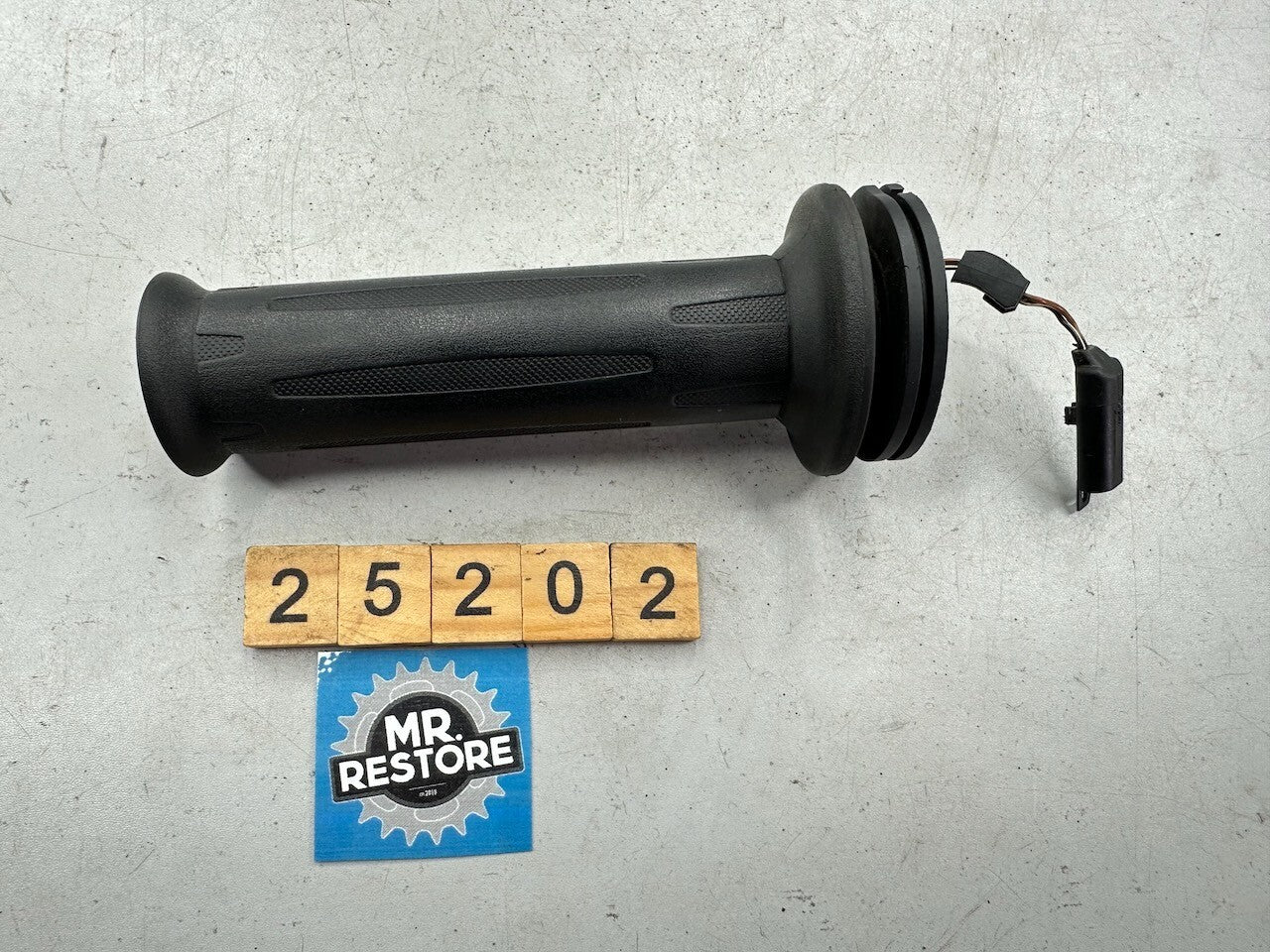 BMW K1300R K1300S K1300GT F800GS F800R G700GS Heated Throttle Grip 61317708228