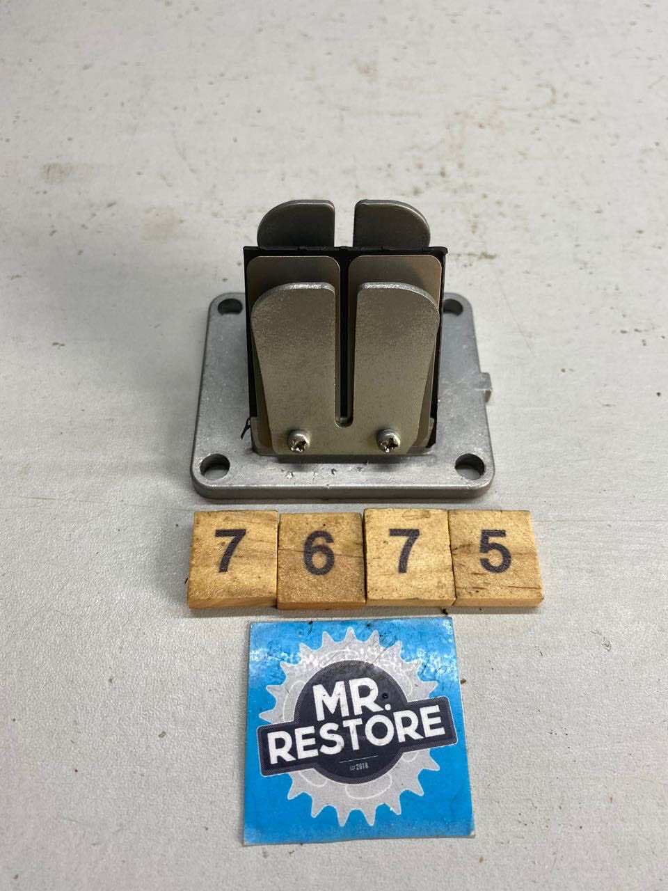 Yamaha RD250 YPVS RZ250 Reed Block & Reeds OEM 4X8-13610-00