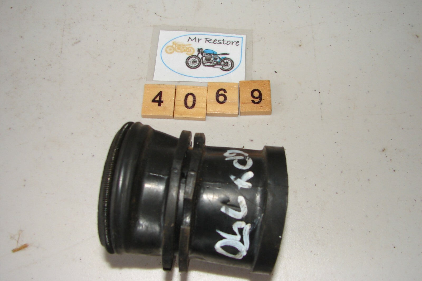 Kawasaki GPX750 Air Cleaner Box Rubber Duct