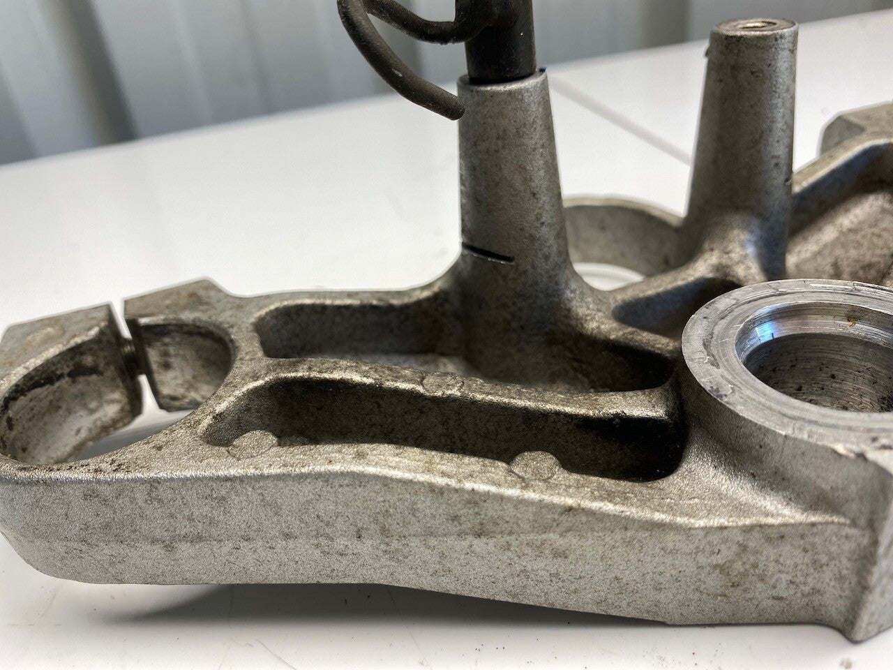 Yamaha FZR250 2KR 3HX1 Top Fork Clamp 2KR-23435