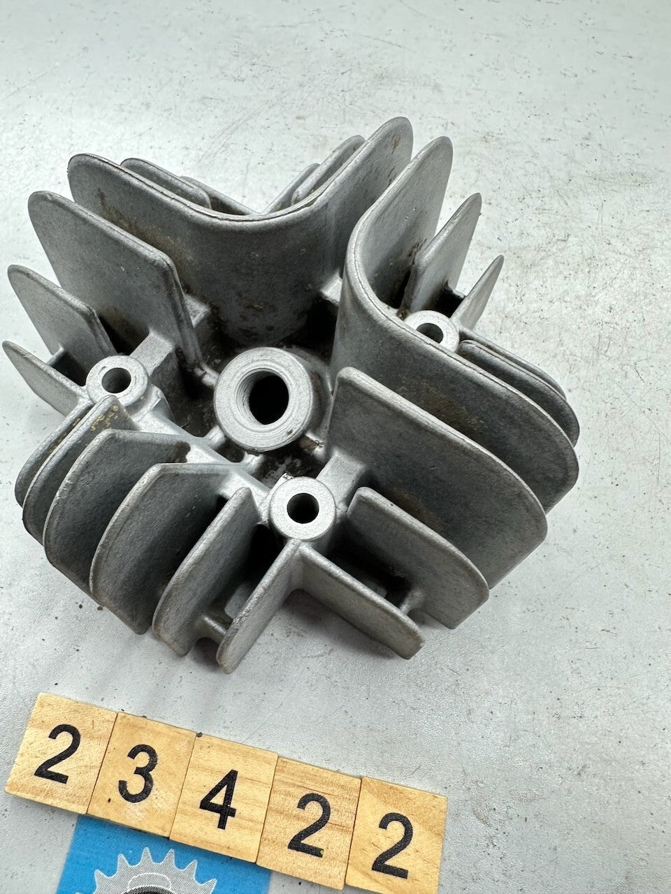 Yamaha V70 U7E LB80 Cylinder Head 440-11111