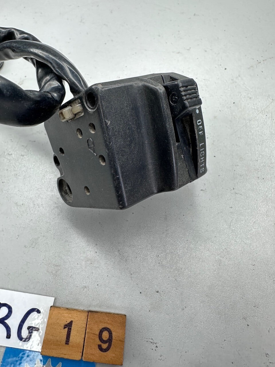 Suzuki RG500 RG250 GS500 R/H Handlebar Switch 37200-40A60