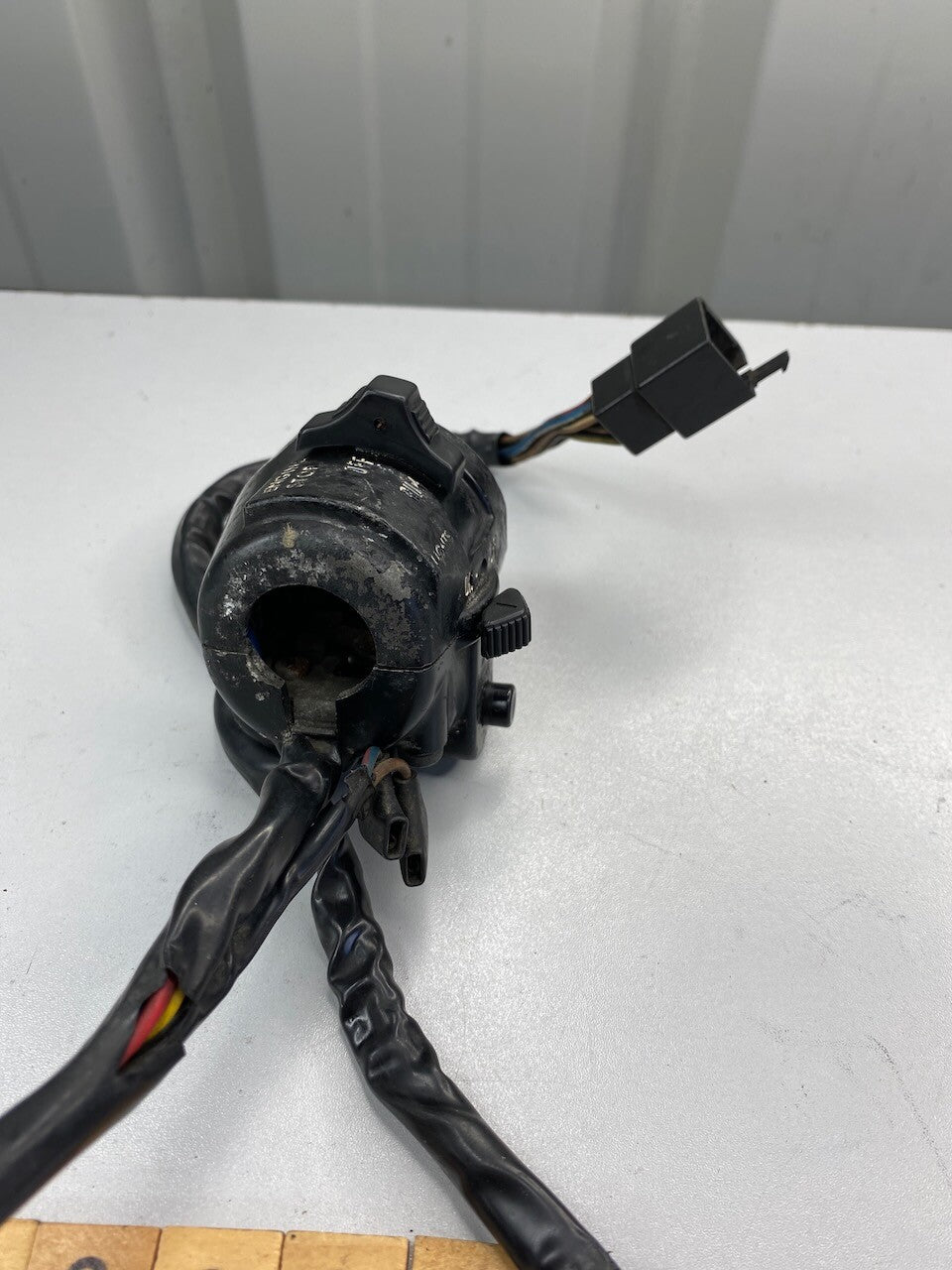 Kawasaki GPZ250 Belt Drive R/H Handlebar Switch 