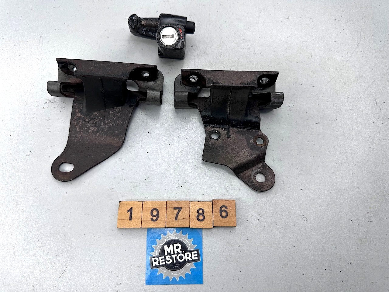 Honda CB1000 CB900 CB750 Left & Right Seat Bracket Stays & Helmet Lock (no key)