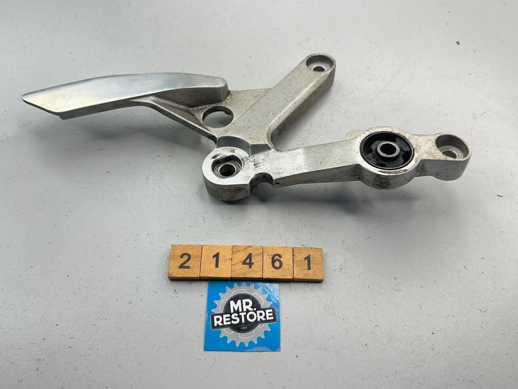 Yamaha TZR250 1KT 2MA Right Hand Riders Footrest Bracket 1KT-27443