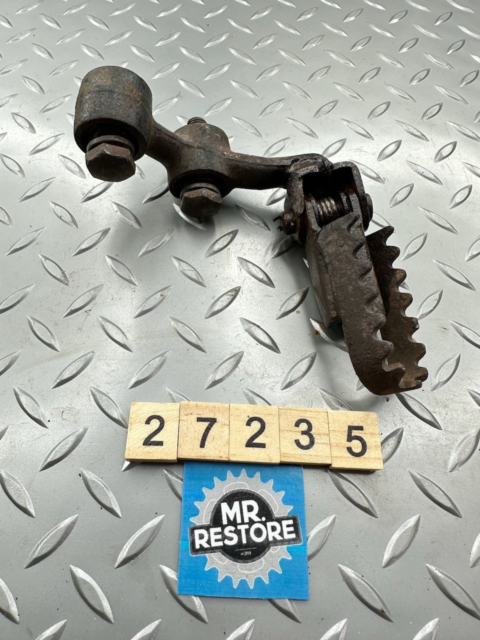 Suzuki SP370 78-79 Right Riders Foot Rest Peg & Bracket 43510-32400  43550-29300