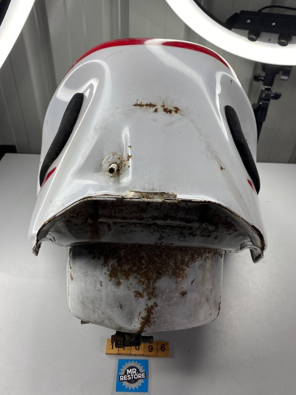 Yamaha FZR1000 EXUP Fuel Tank, Cap, Front Mount & fuel Tap 1990-95 (no key)