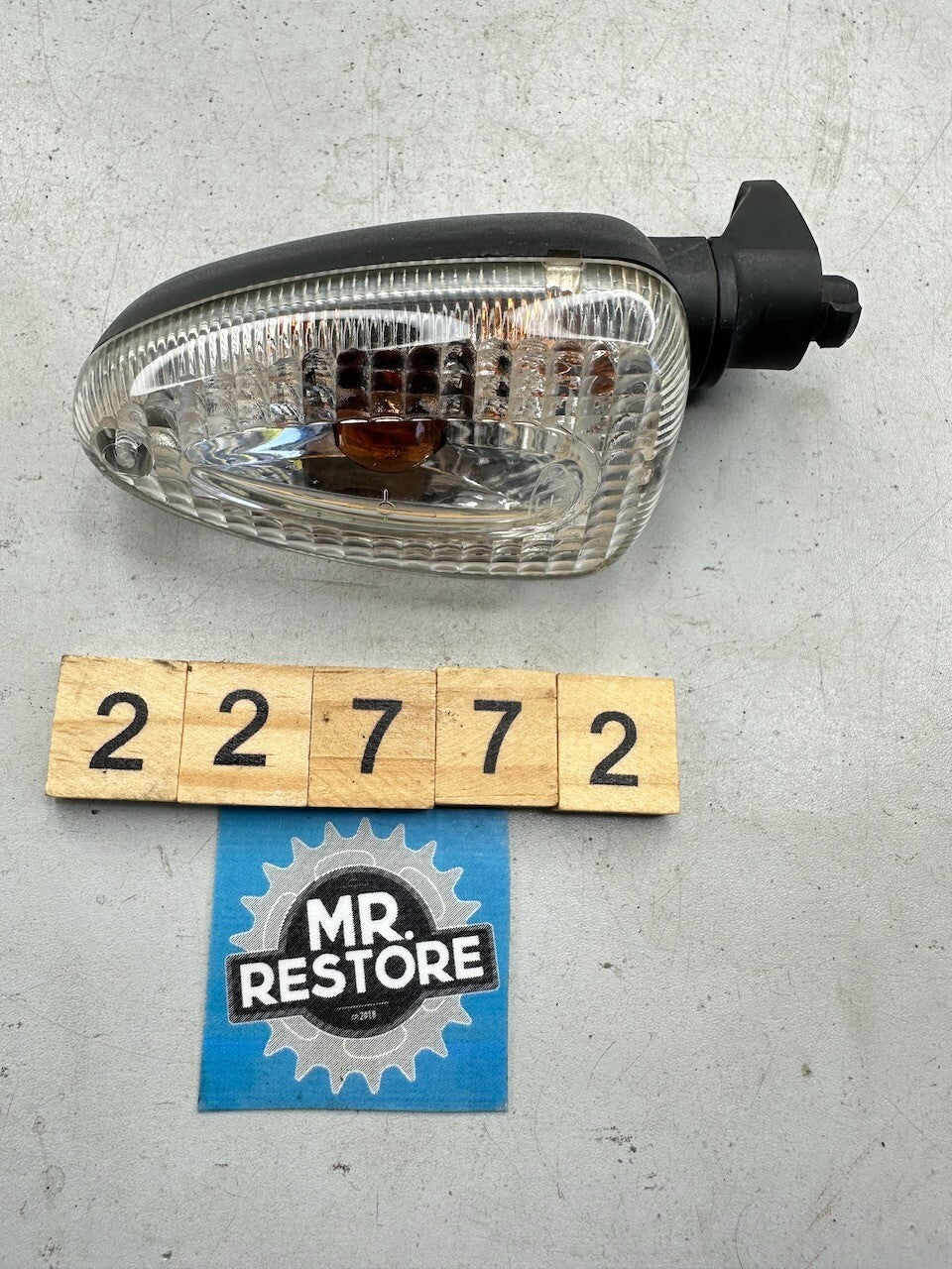 BMW R1200GS F800S R1200R K1200R Rear Right Indicator & Mount 63137667771