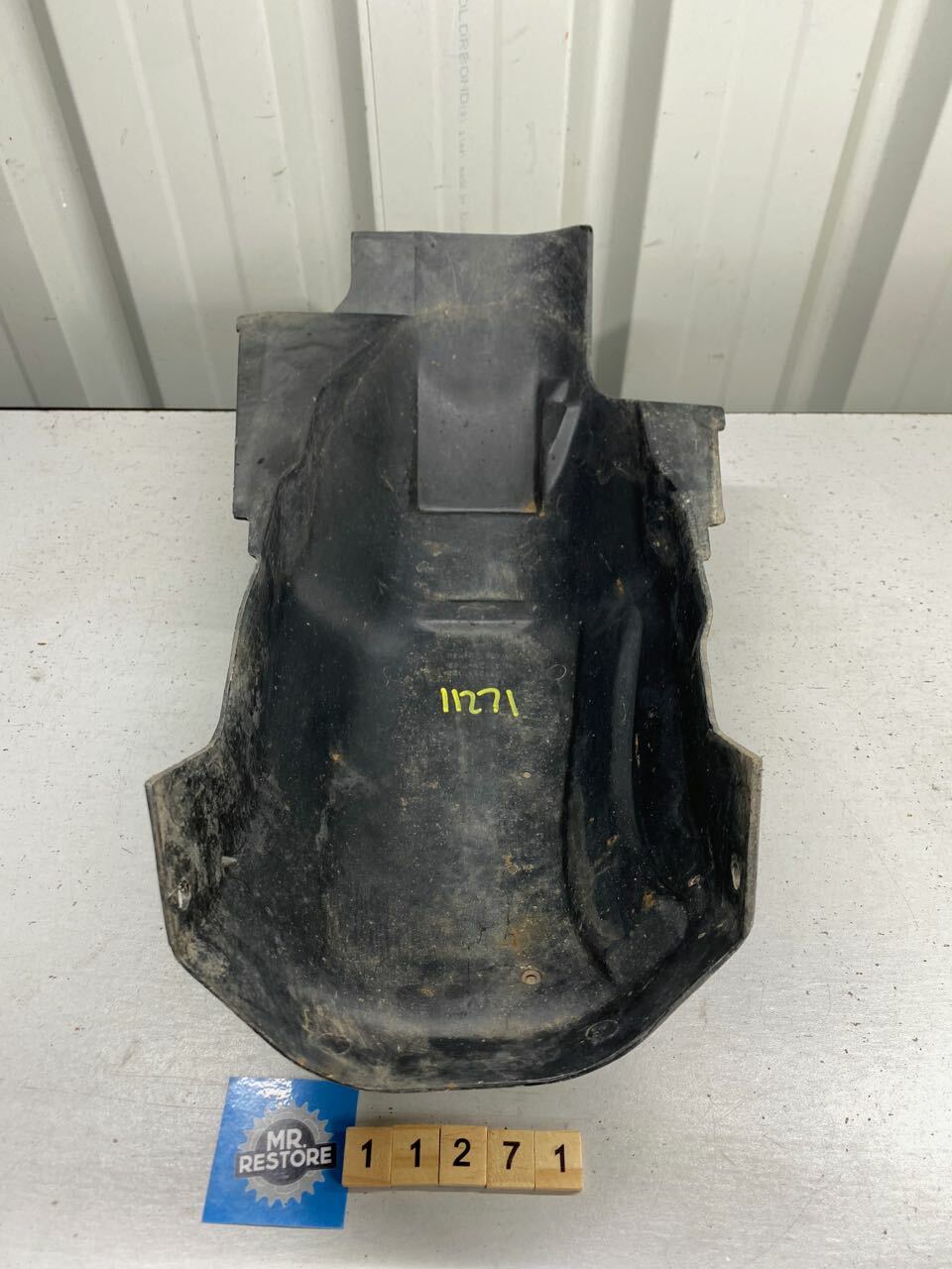 Kawasaki GPZ900R ZX900 GPZ750R Rear Fender Under Guard