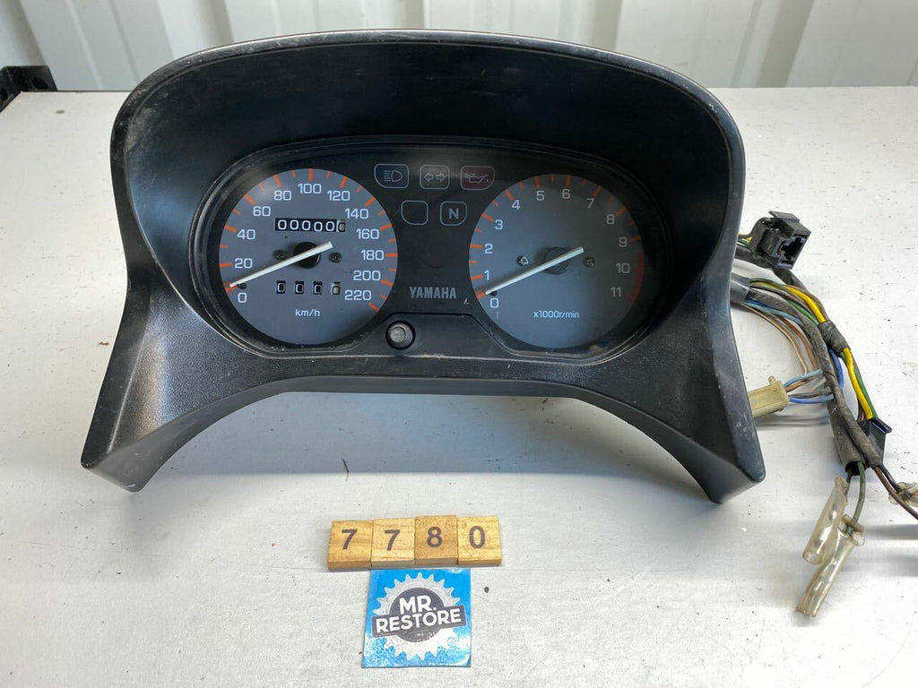 Yamaha XJ600 SECA Dashboard Speedometer Tachometer KMH Showing Zero K's