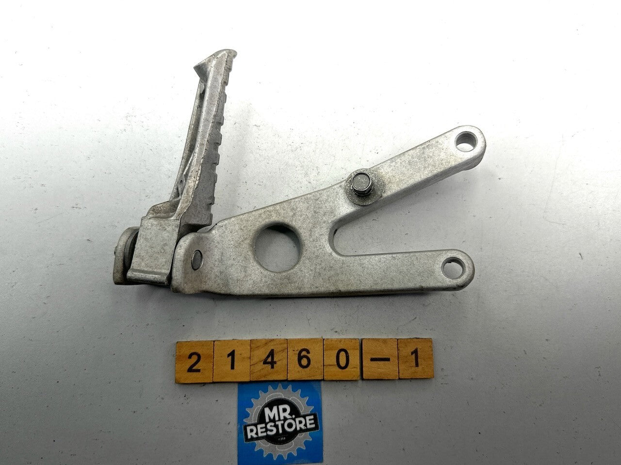 Yamaha TZR250 1KT 2MA Right Pillion Bracket & Footrest 1KT-2742L  1HX-27441