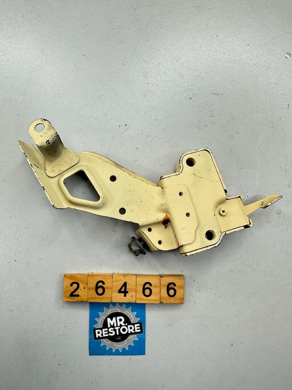 Honda VT500 E '83/85' Right Seat Lever Latch 77240-MF9-003