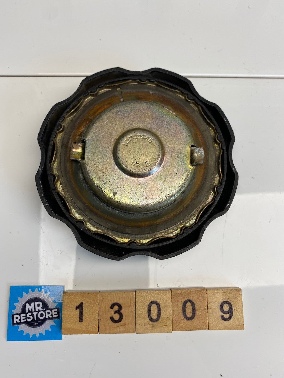 Honda XL Vintage Classic Fuel Gas Tank Cap OEM - VMX - (no key)