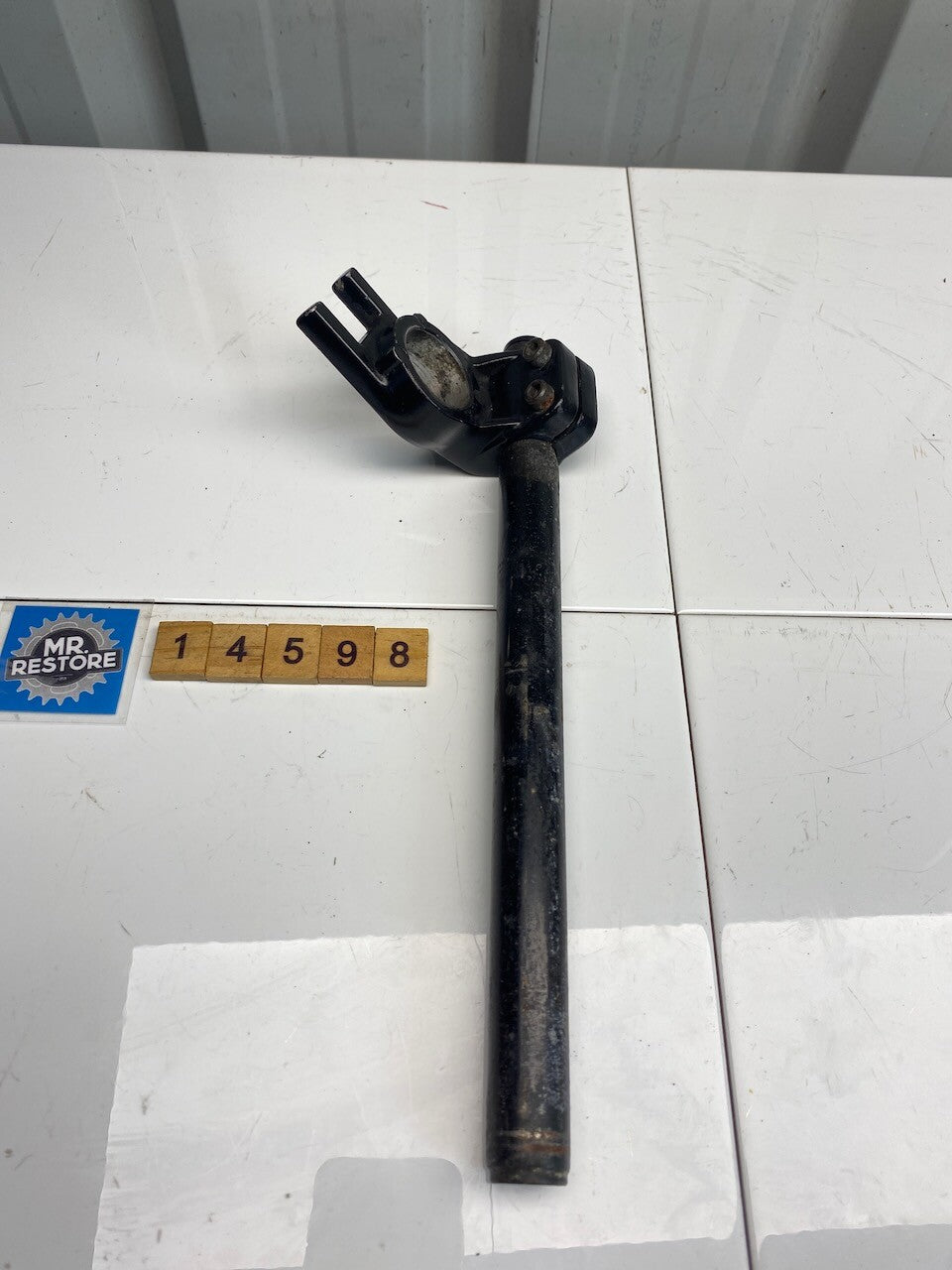Kawasaki ZX1100 R/H Handlebar & Mount 32mm