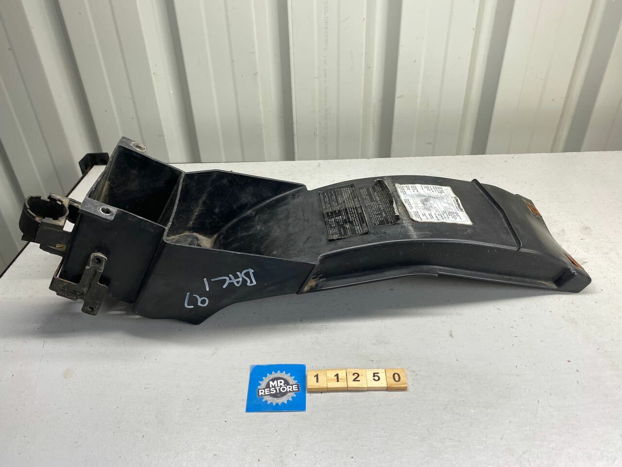 Kawasaki ZR250 Balius Rear Fender Guard 35023-1384