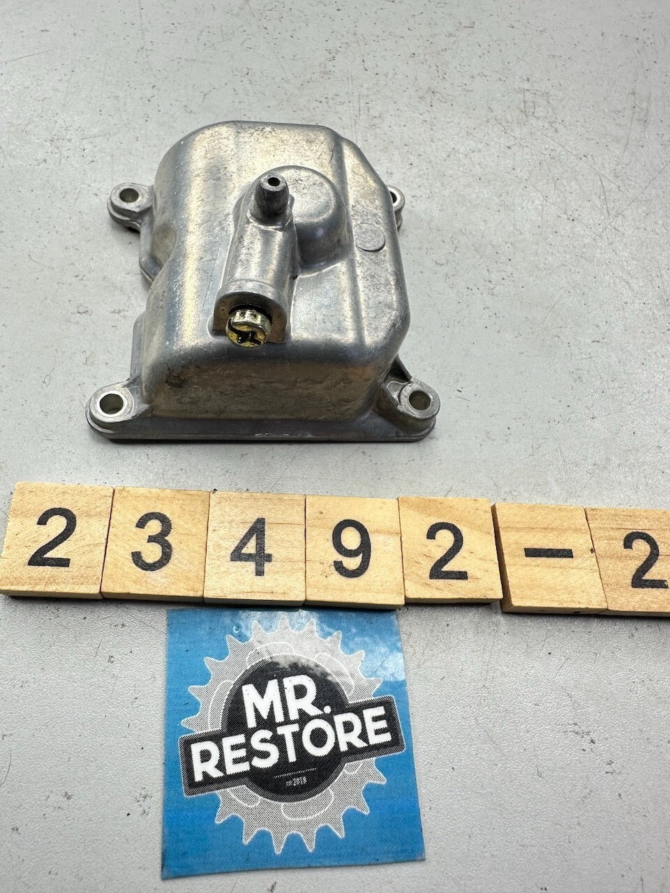 Kawasaki ZX1000 GPZ1000RX '86-88' Float Chamber Bowl 832