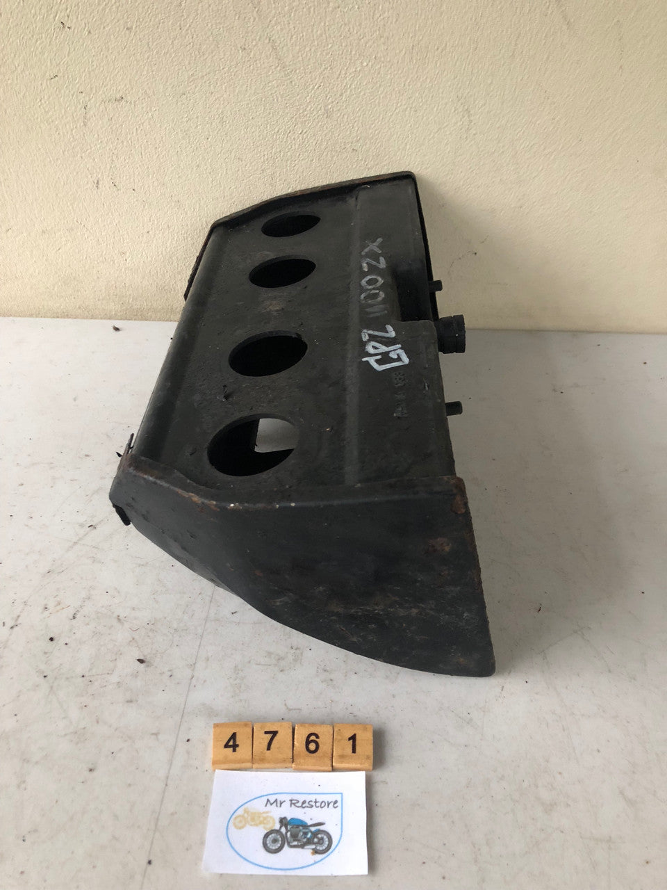 Kawasaki GPZ1100 ZX Air Box KHI A 038