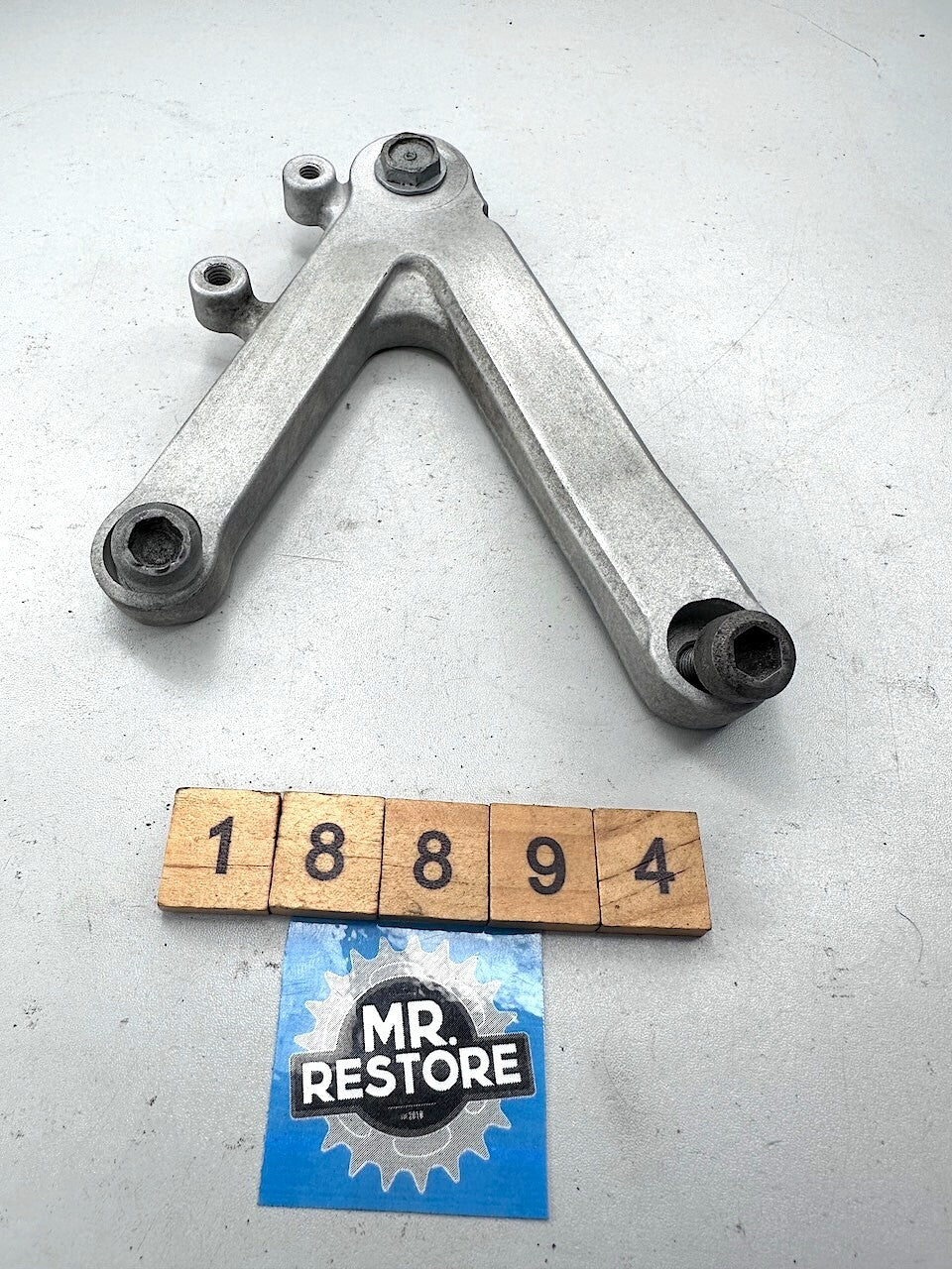 Honda CBR250RR MC22 L/H Footrest Foot Peg Bracket & Fixings OEM 50700-KAZ