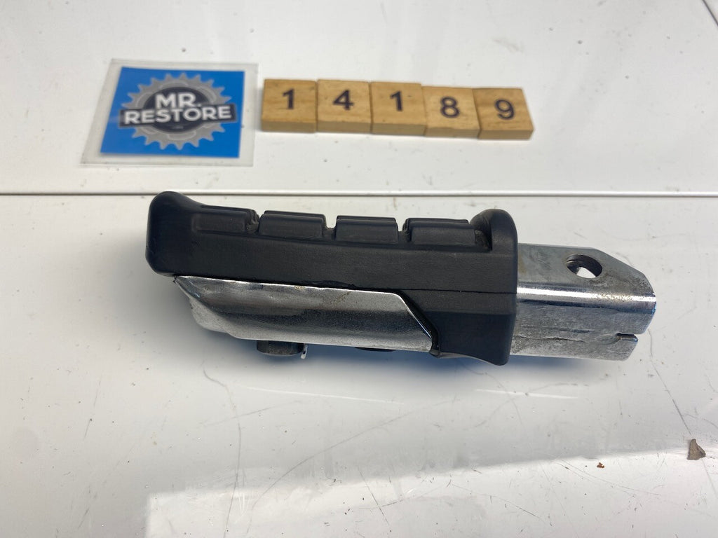 Honda VF1000 1984 VF750 83-84 Rear R/H Pillion Passenger Peg 50635-MB2 50632-MB2