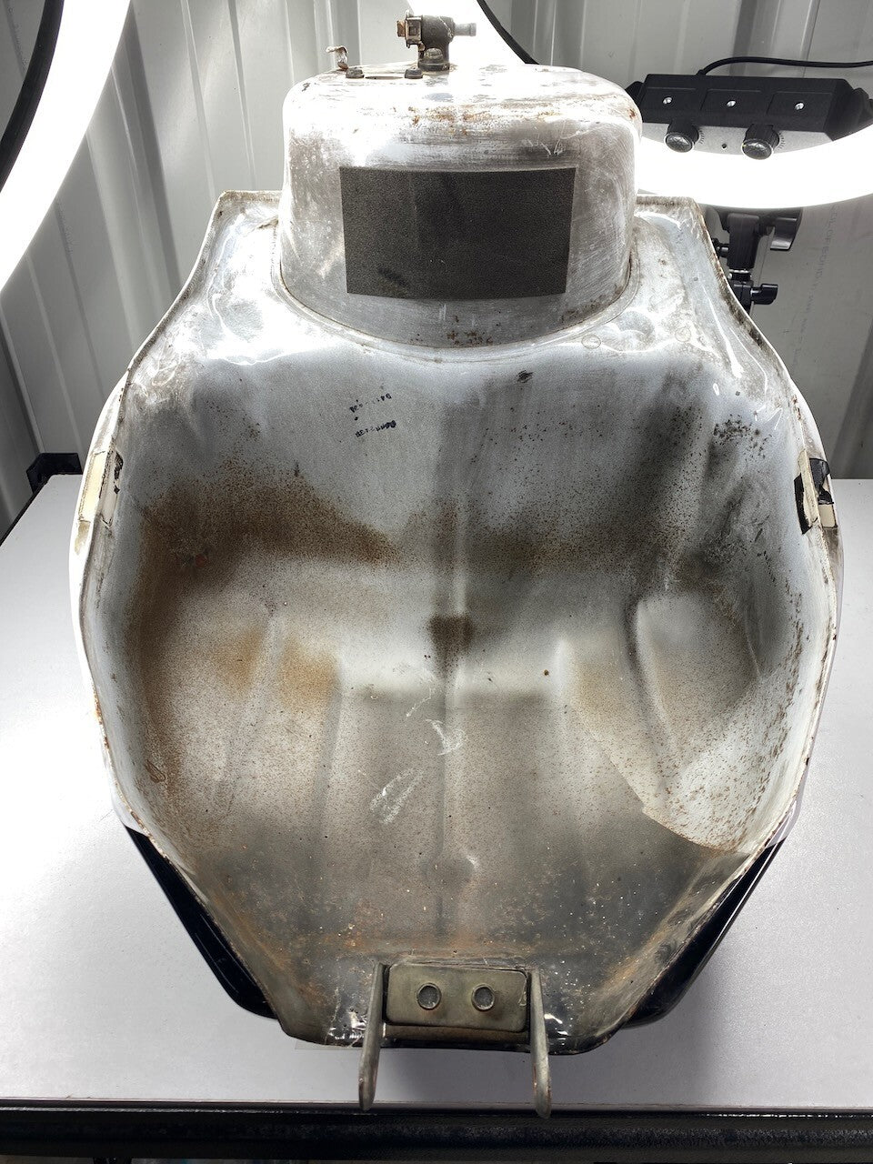 Yamaha FZR1000 EXUP Fuel Tank, Cap, Front Mount & fuel Tap 1990-95 (no key)