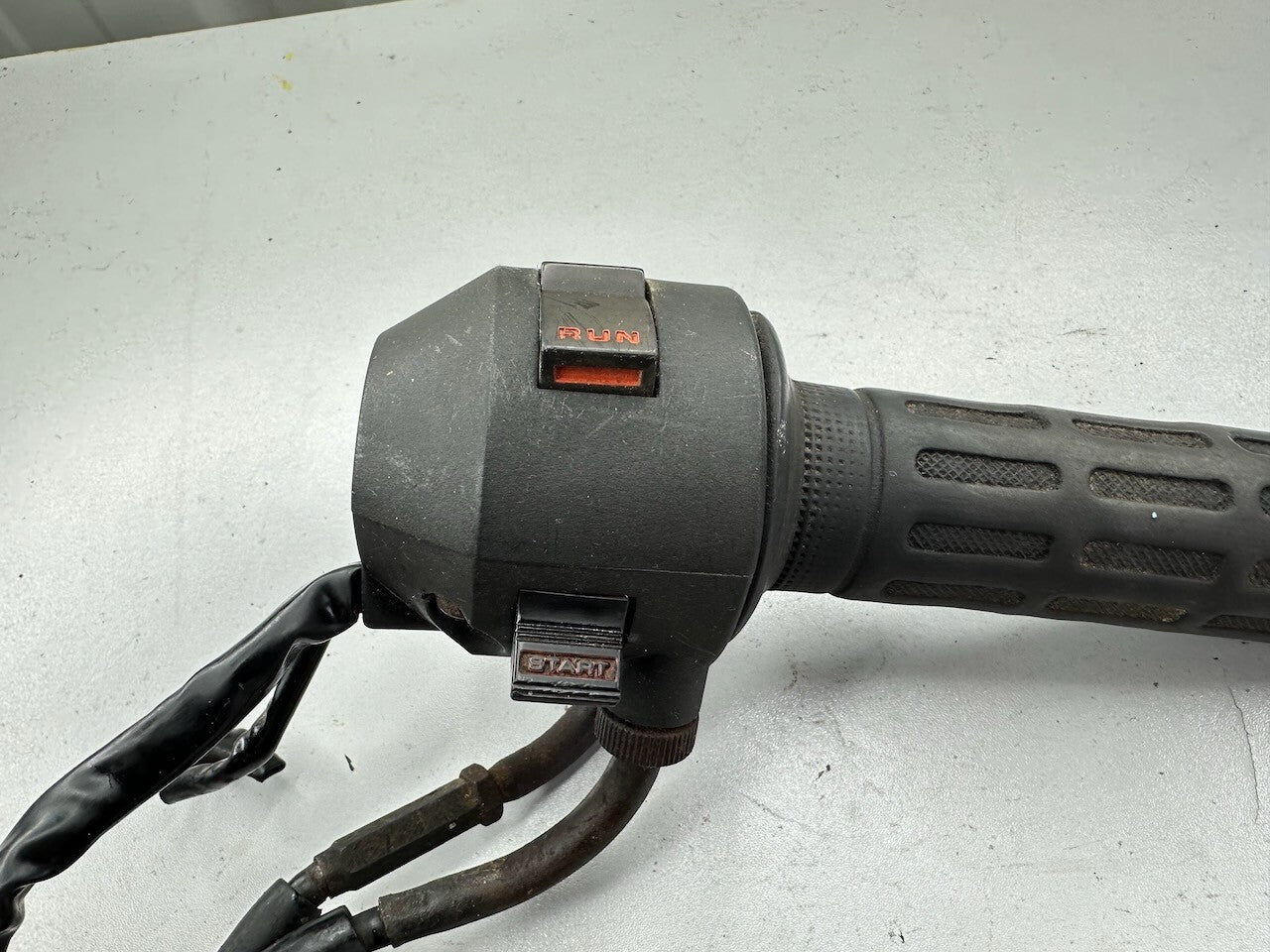 Honda VF1000 Right Handlebar Switch, Throttle Tube & Throttle Cables
