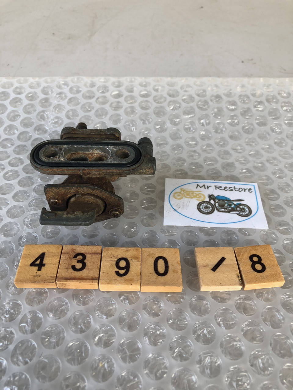 Kawasaki GPZ550 KZ550D ZZR400 etc. Fuel tap 51023-1186 